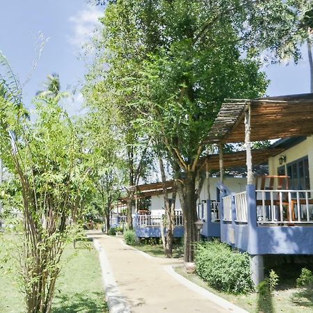 Soontreeya Lanta Hotel Koh Lanta Exterior photo